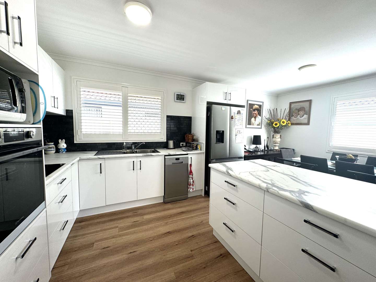 FRESH, BRIGHT & BEAUTIFUL