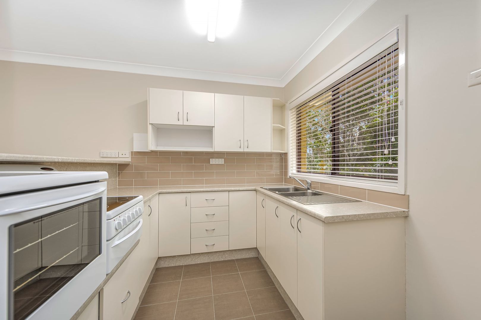 Beautiful light filled Home with Balcony Views - Unit 35