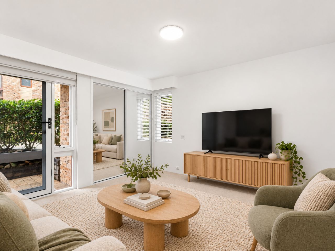 Spacious 2 Bedroom & 2 Bathroom unit with golf course views