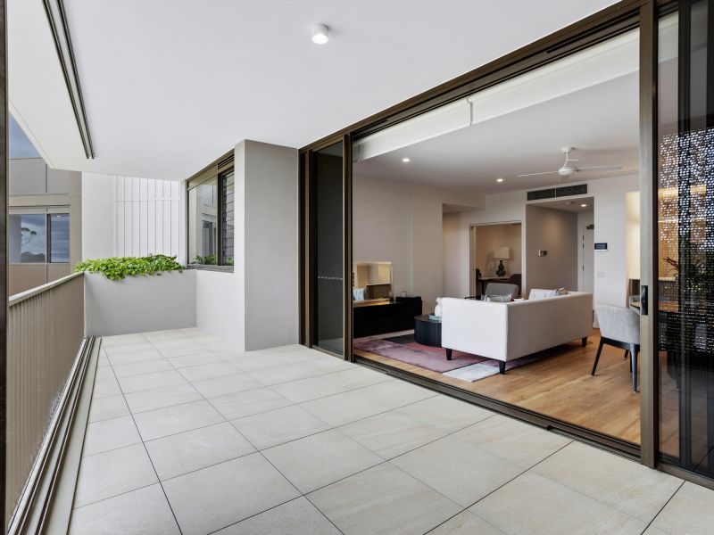 North-East Facing with Tranquil Garden and Lake Views