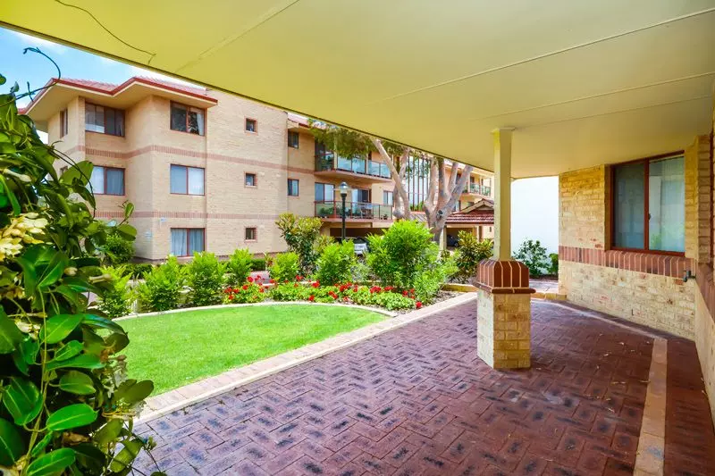 Villa with Elevated private gardens