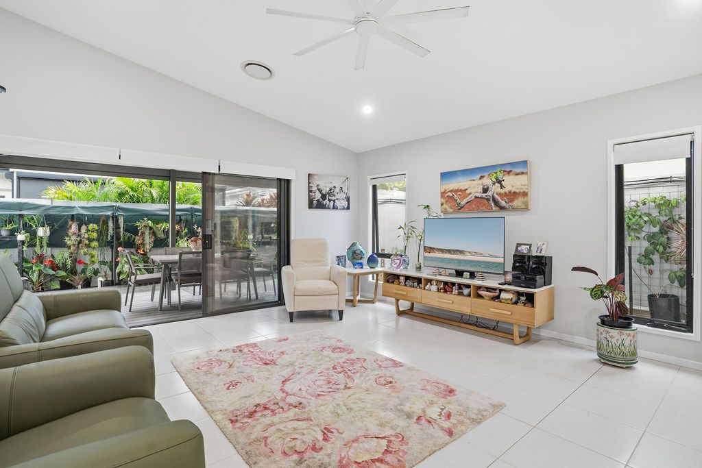 160 Caloundra Cay