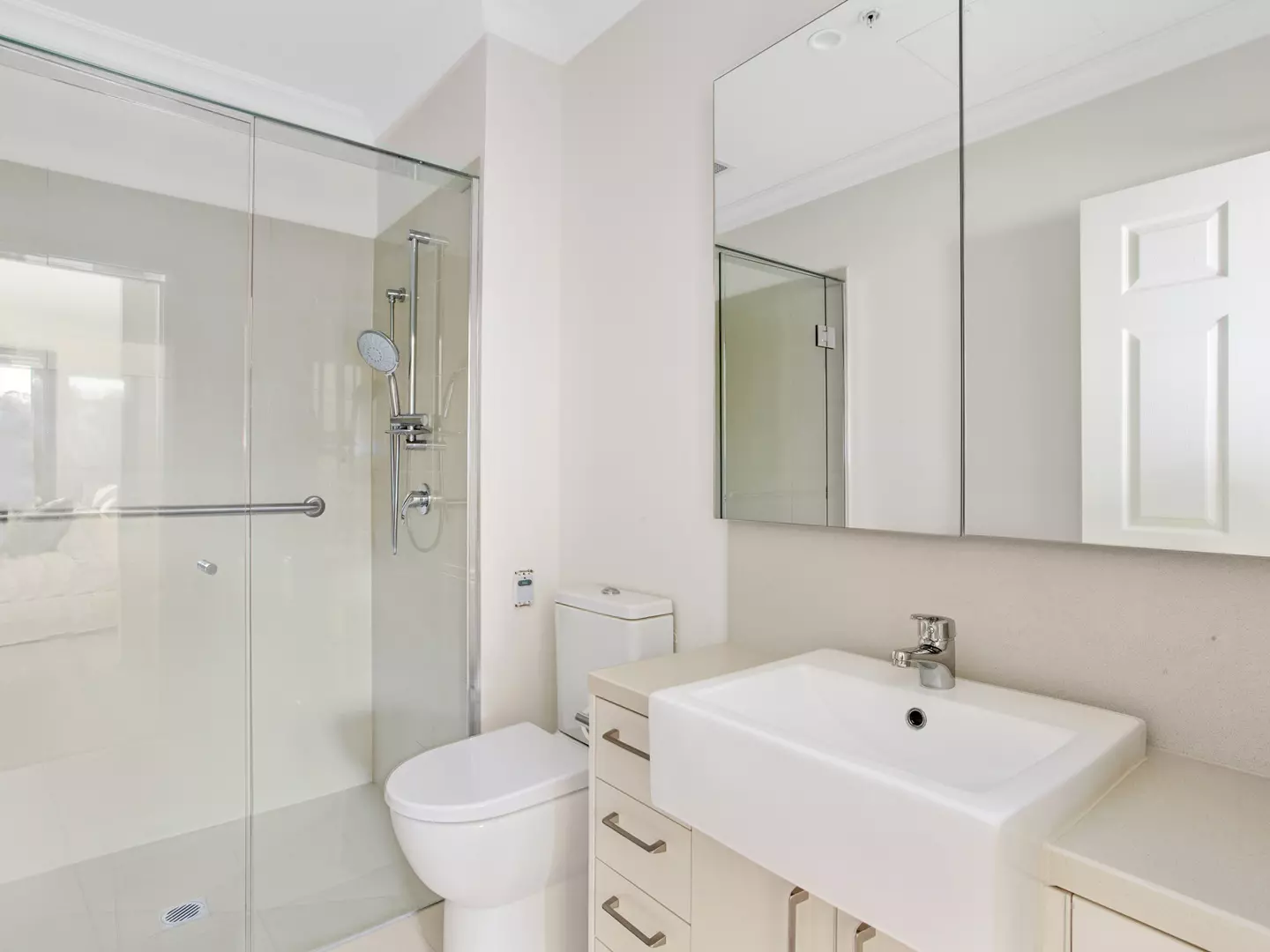 Rare North-Facing Apartment Offering Incredible Location & Views!