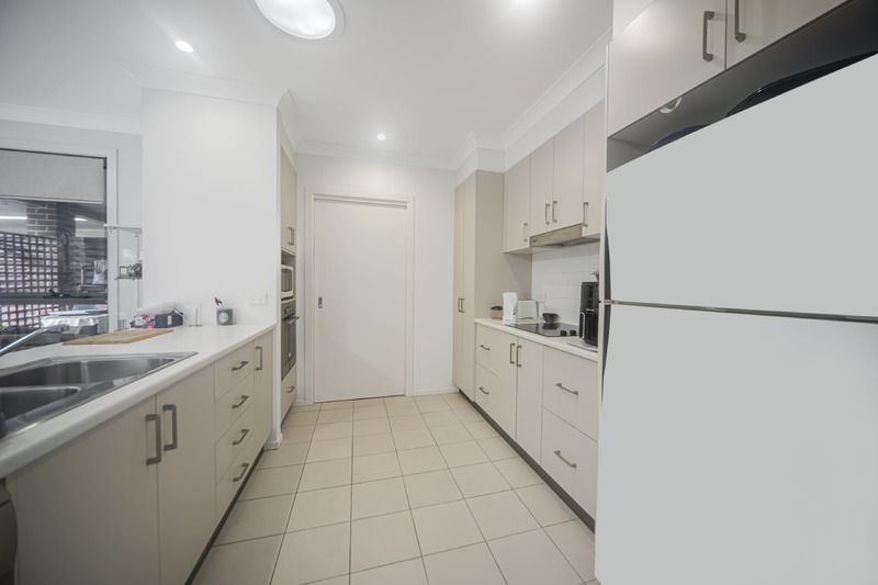 Spacious, Stylish Villa with Large Deck and Flexible Living Areas