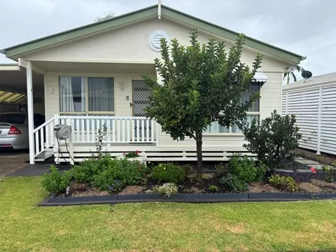 Panoramic Lake Views