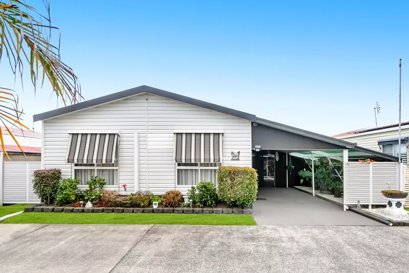 Tweed Broadwater Village, an Over 50’s Pet Friendly Lifestyle Village. 