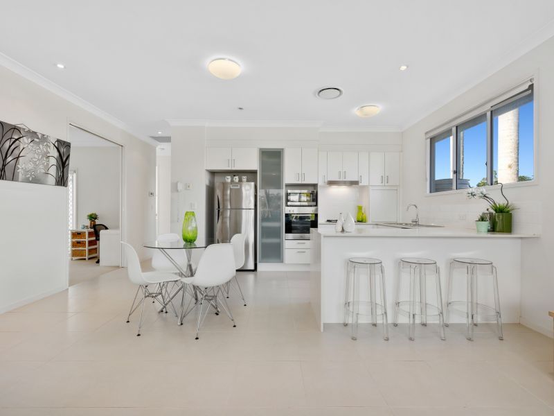 Corner Block With Green Outlook!