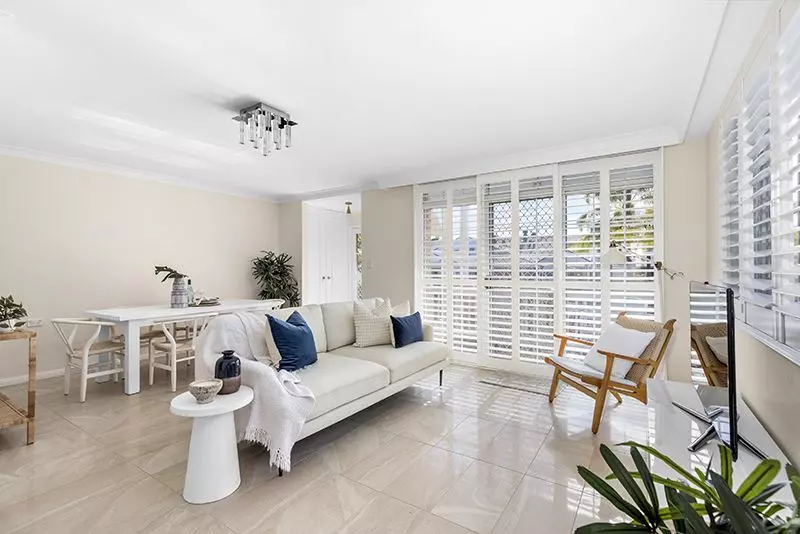 Ideally located, stylish ground floor unit near the Clubhouse.