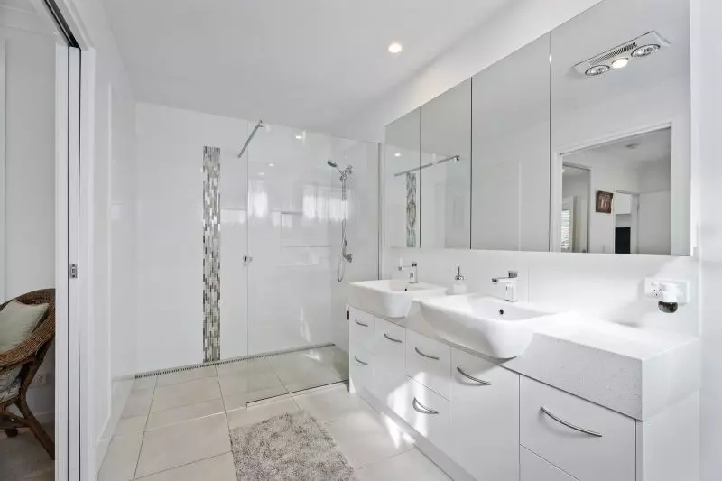 Site 82 - Established Heron