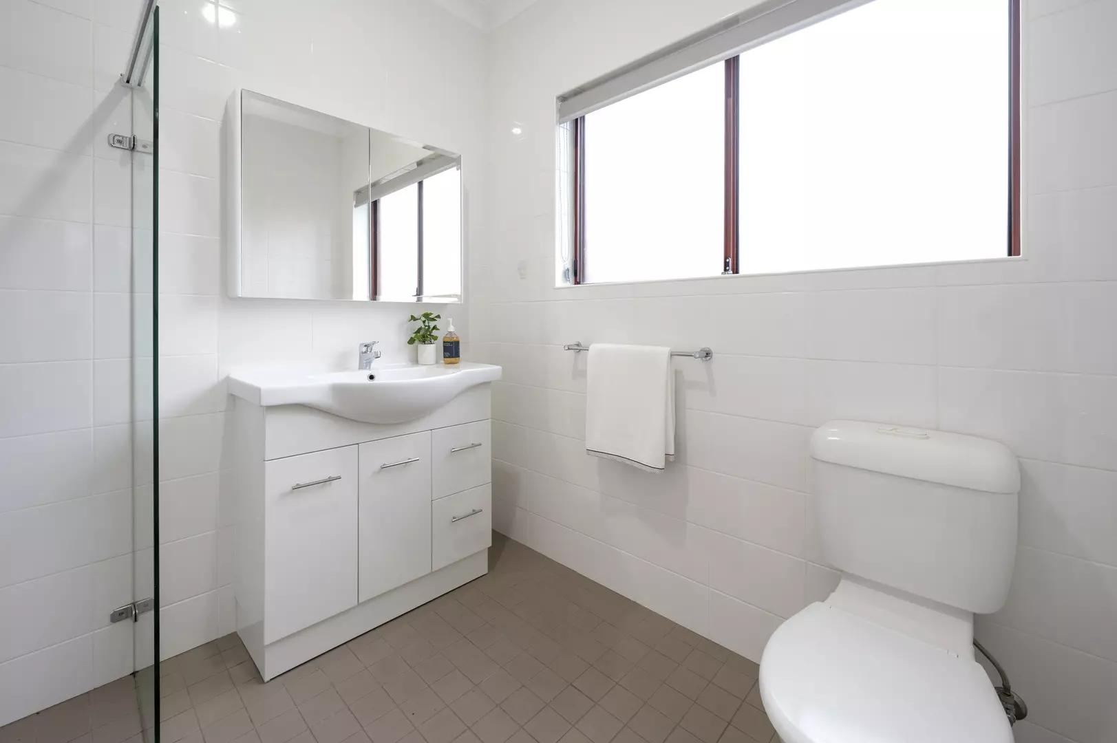 Eldercare Exhibition Court: stunning two-bedroom villa with private backyard