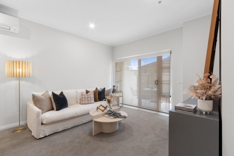 Stylish one-bed ground-floor apartment with outdoor space