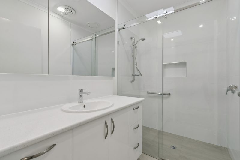 Newly refurbished villa located in private court