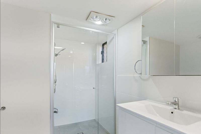 Spacious two-bedroom apartment with stunning bushland views