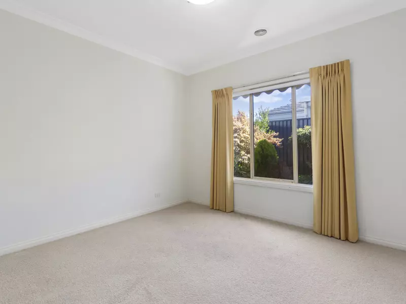 Modern Villa with Garden Retreat