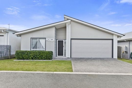 Sunny Position, Spacious Backyard