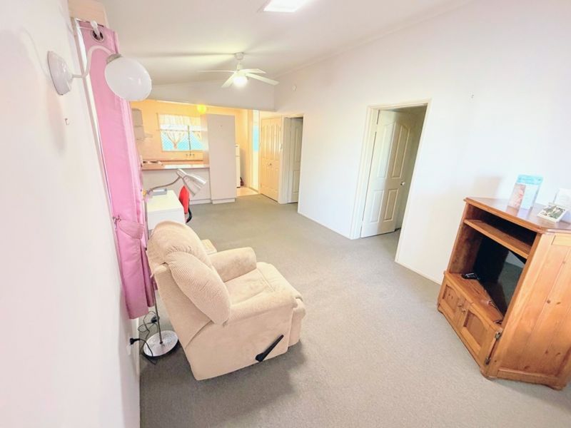 Spacious Home, Enclosed Veranda & Solar Power