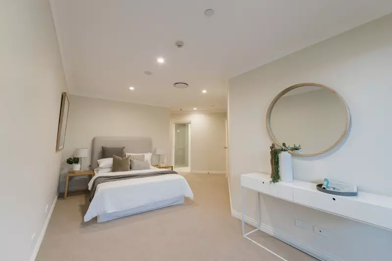 Elevated Apartment with Views Over Rushcutters Bay