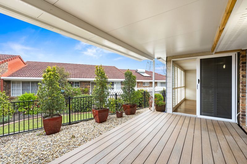 Beautiful two bedroom, two bathroom villa with office/craft room.