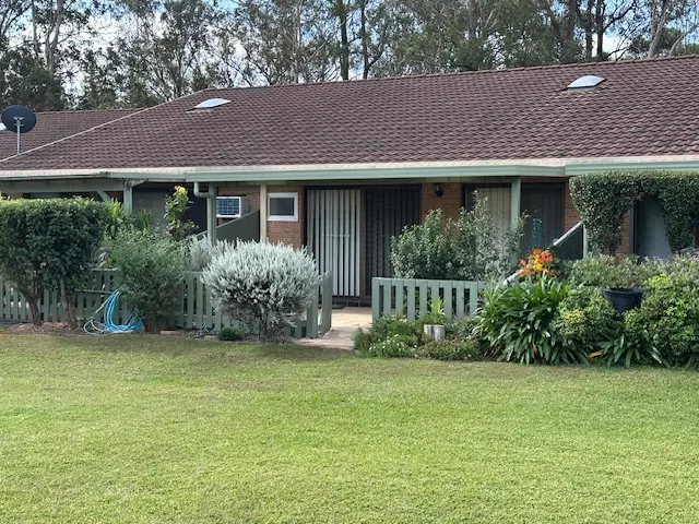 Stunning Central Garden Courtyard Villa!! Independent Living with the Finest Outlook