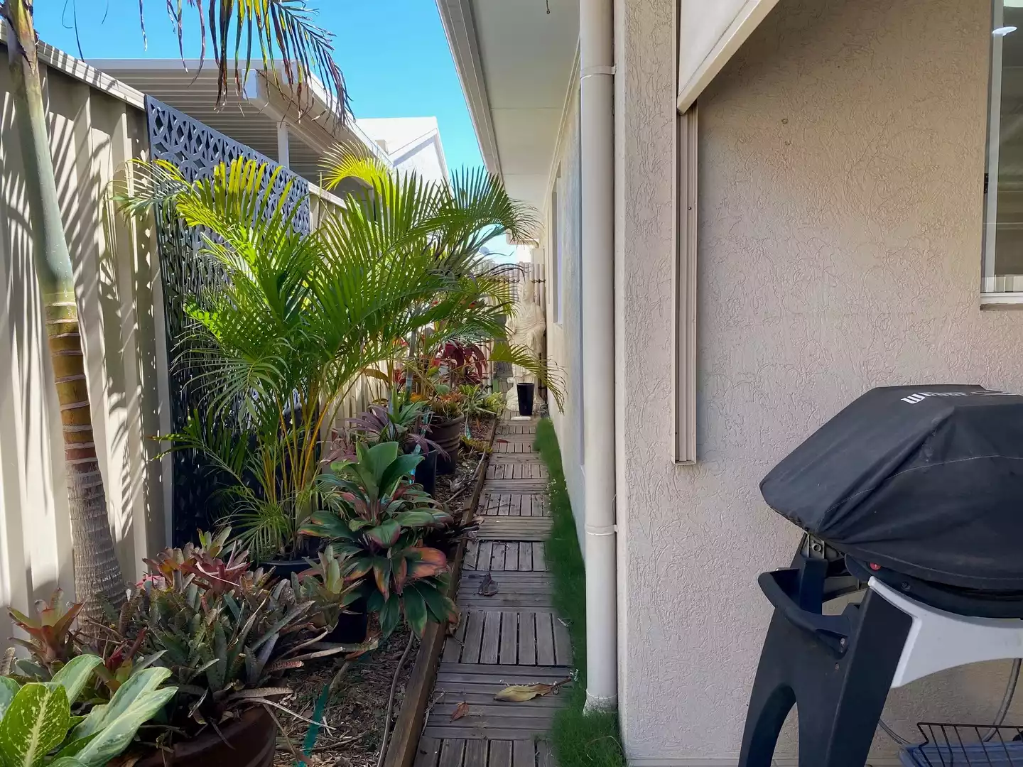 STYLISH SPACIOUS HOME – GREAT FOR THE ENTERTAINER