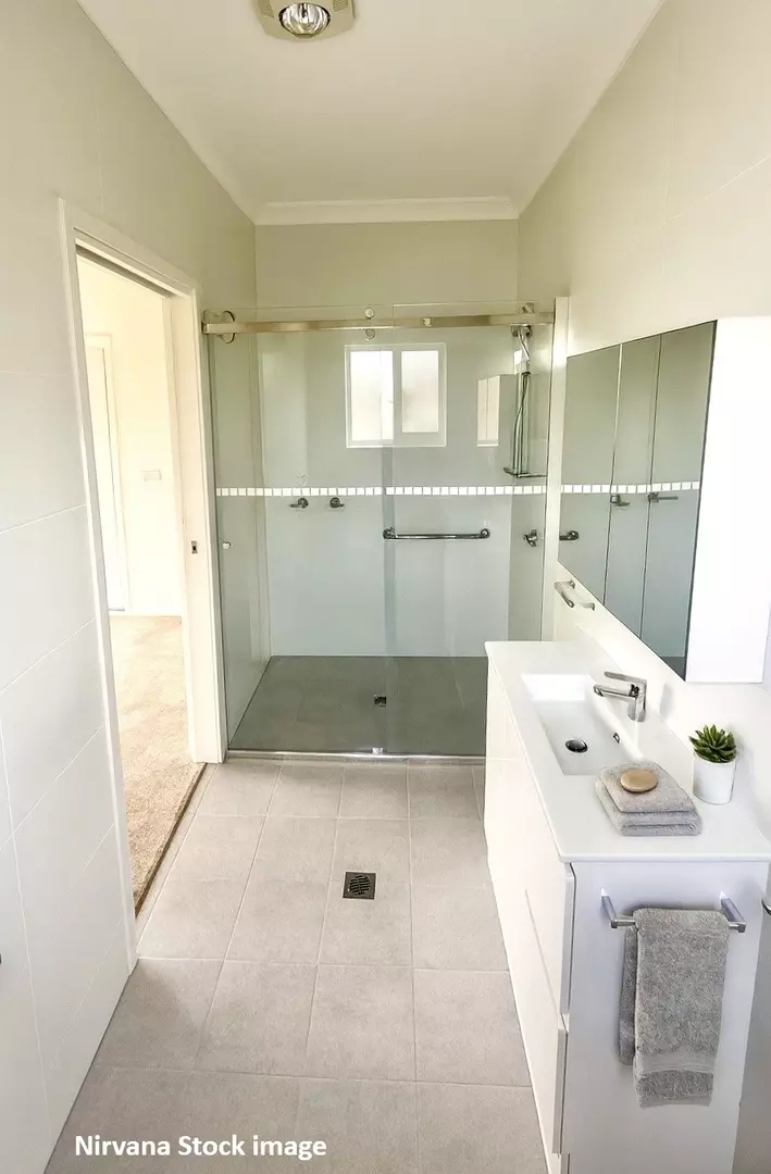 Spacious 3 Bedroom Home - Views over Nature Reserve