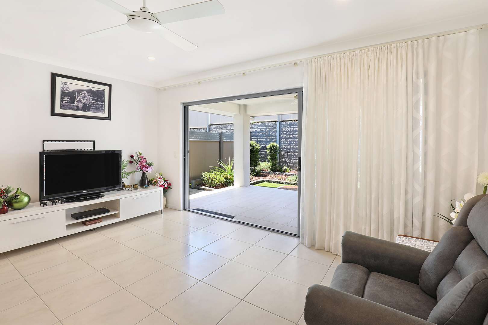 Contemporary Comfort Meets Effortless Living!