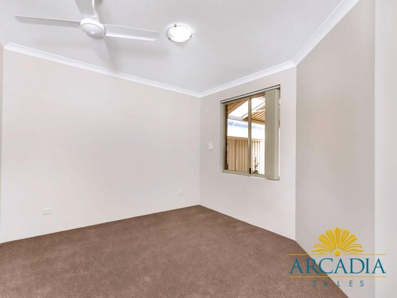 ARCADIA WATERS MADDINGTON - Close to the Clubhouse, with Stone Benchtops.