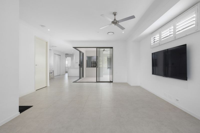 Spacious Living with Stunning Atrium Alfresco