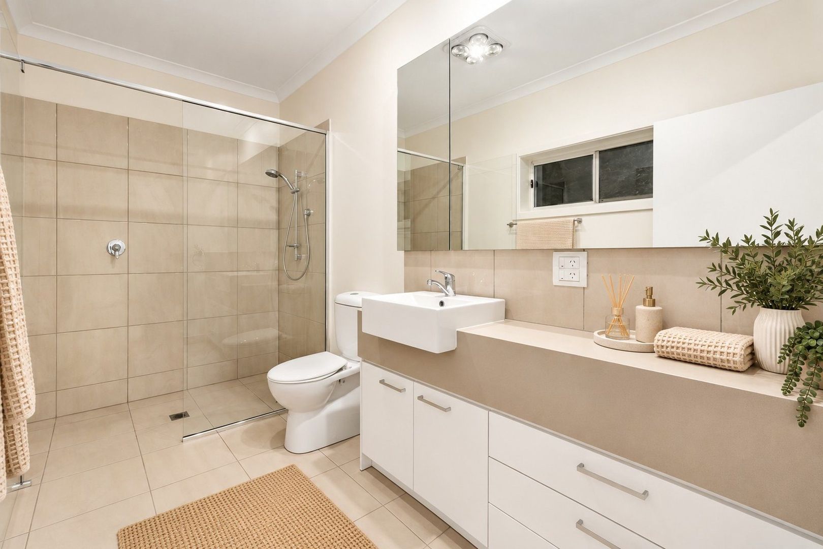Fully refurbished 2-bedroom, 2-bathroom villa