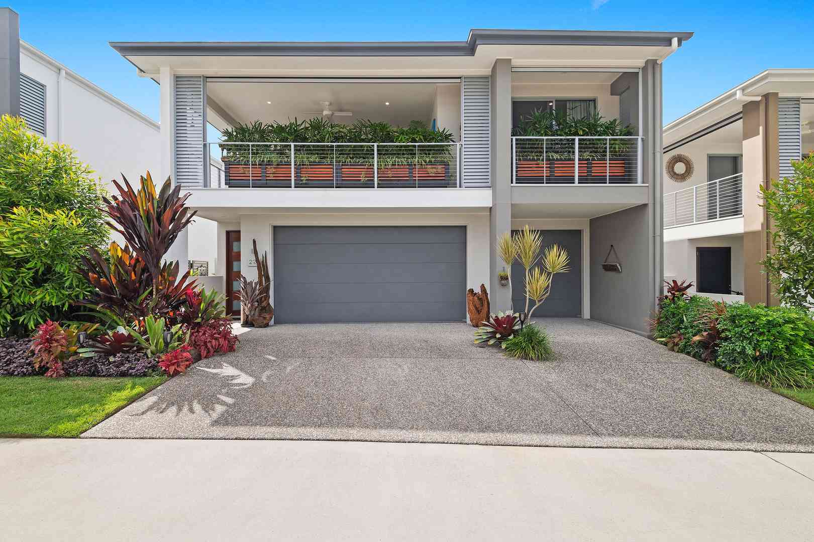 Boathouse with the lot! Villa 224 Halcyon Lakeside