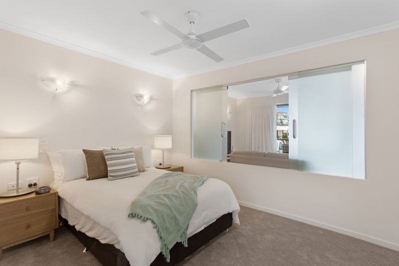 Ground level 2-bedroom apartment with ocean views