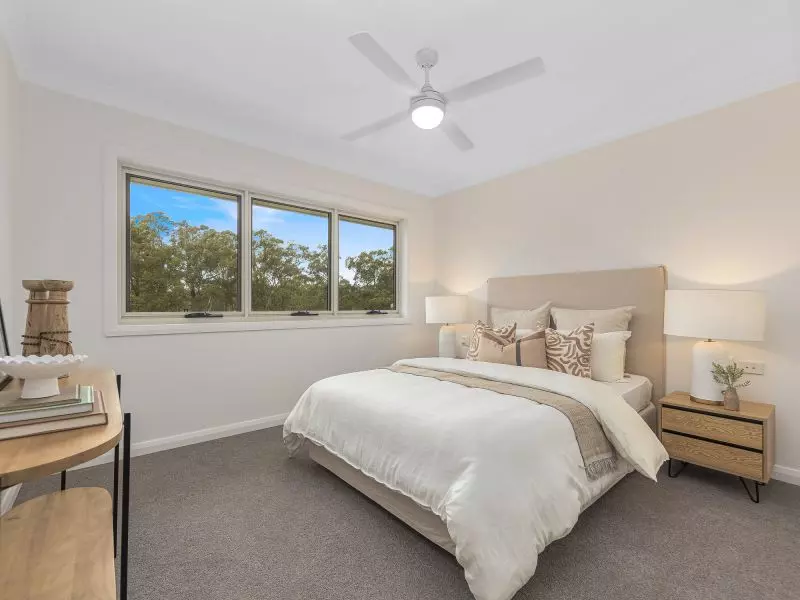 Stylish, single-level living with golf course views