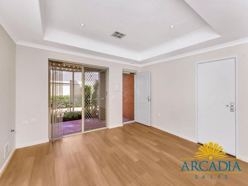 ARCADIA WATER MANDURAH - Hop, Skip & a Jump From The Club House...