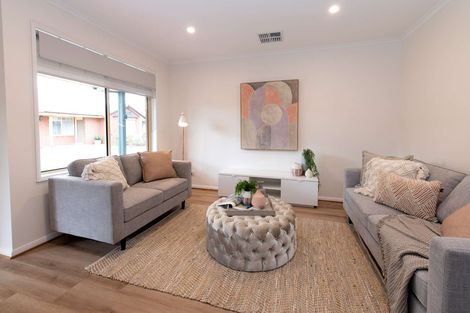 Eldercare Old Oxford Court: spacious two-bedroom villa near the beach