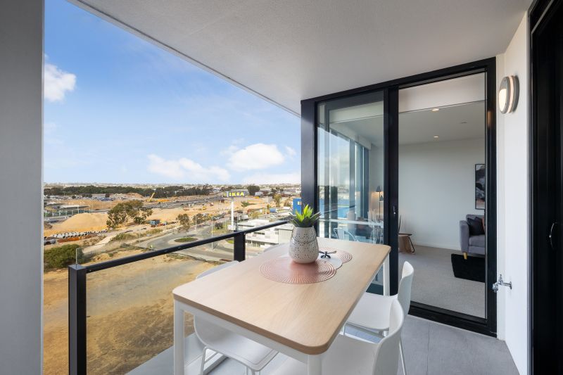 Modern Design, Location and Professional Lifestyle!