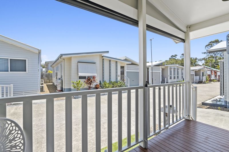 Effortless Living - Close to 19th Hole Clubhouse!