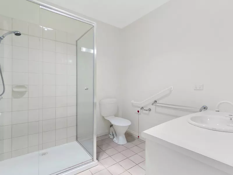 Modern Villa with Garden Retreat