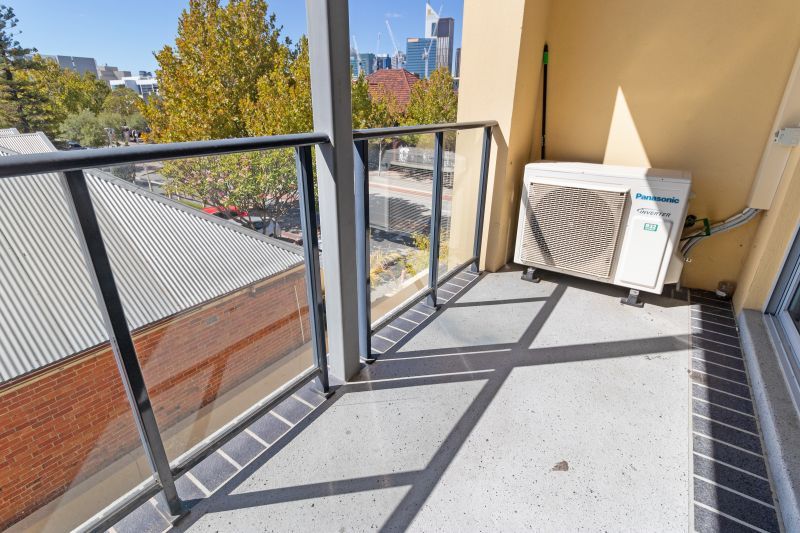 Central Living & Resort Style!