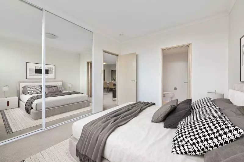 Top Floor With Park Views