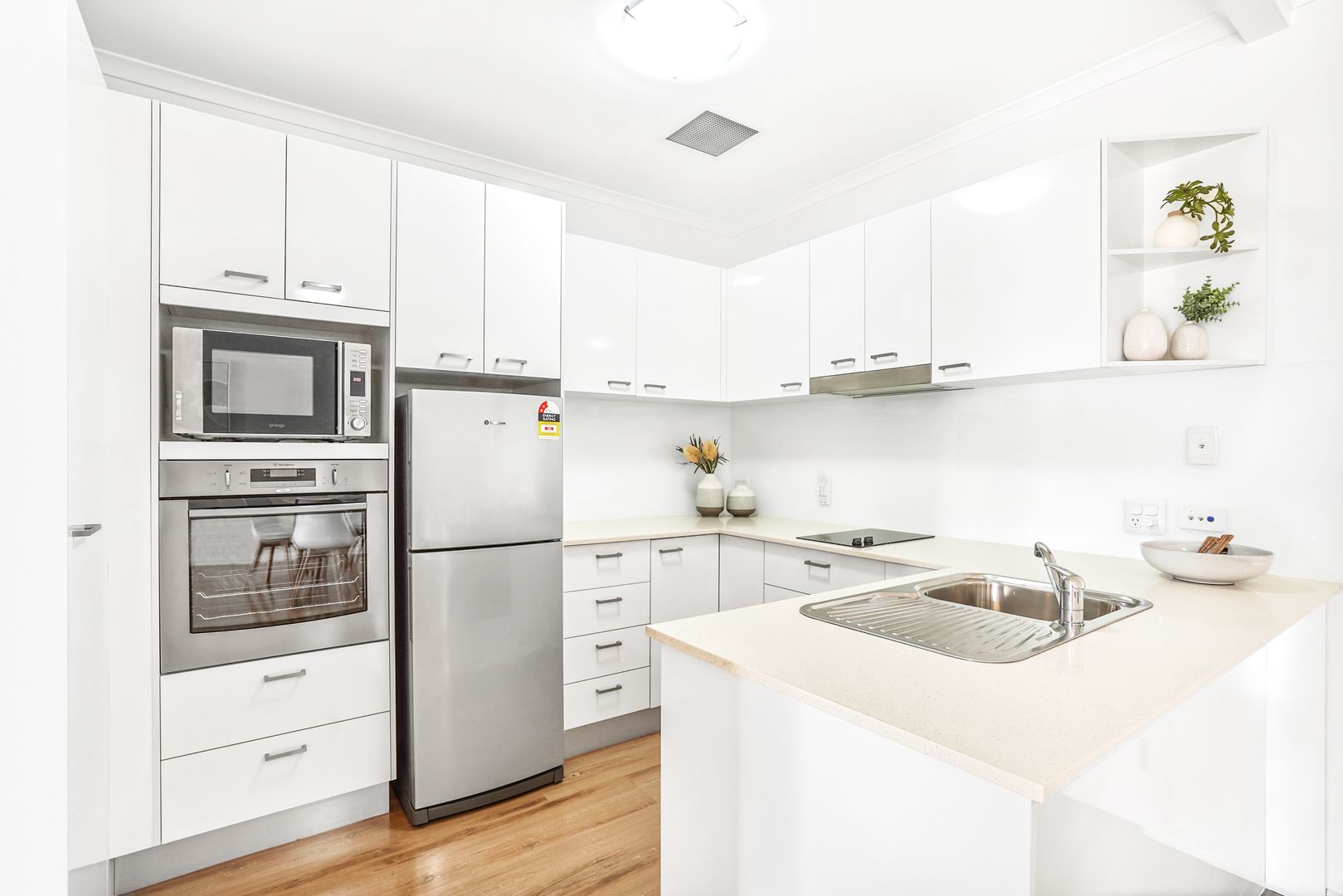 Modern & spacious one bedroom self-contained apartment