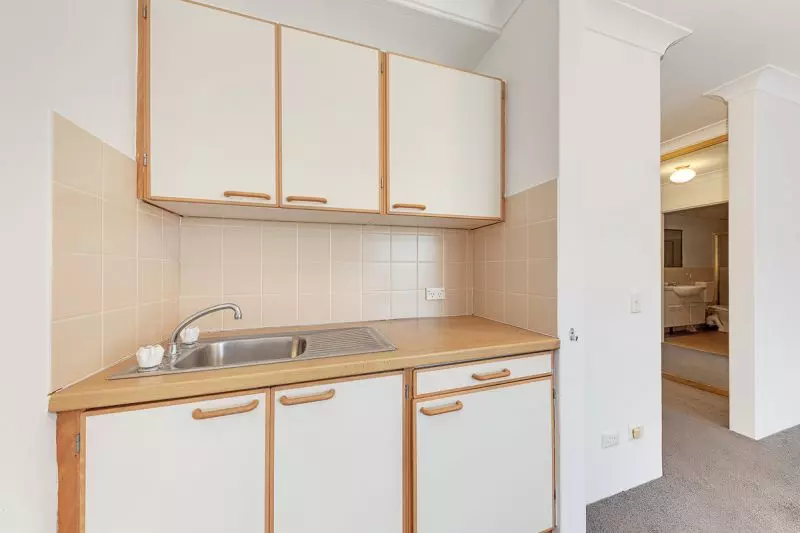 Recently updated Excellent Studio Apartment