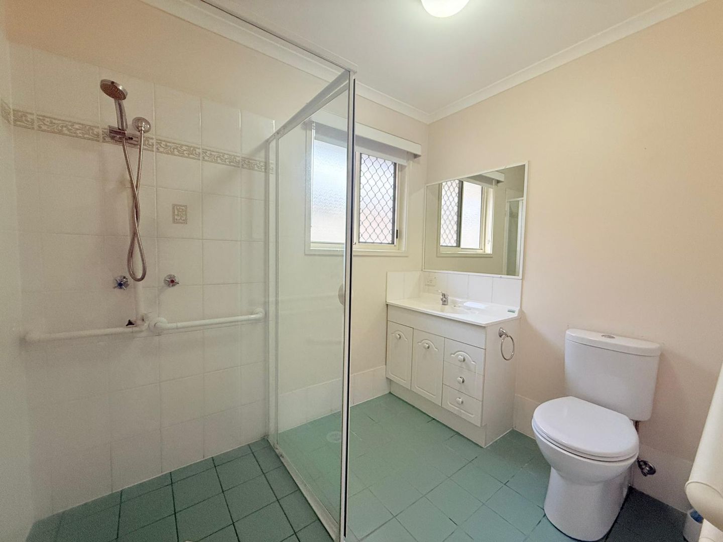 Tidy 2 bedroom home in an Over 50's Lifestyle complex