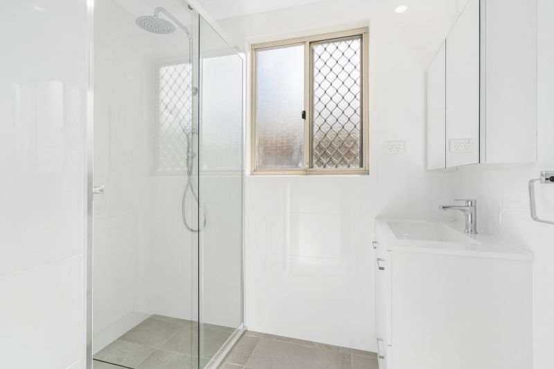 Light-filled modern villa!