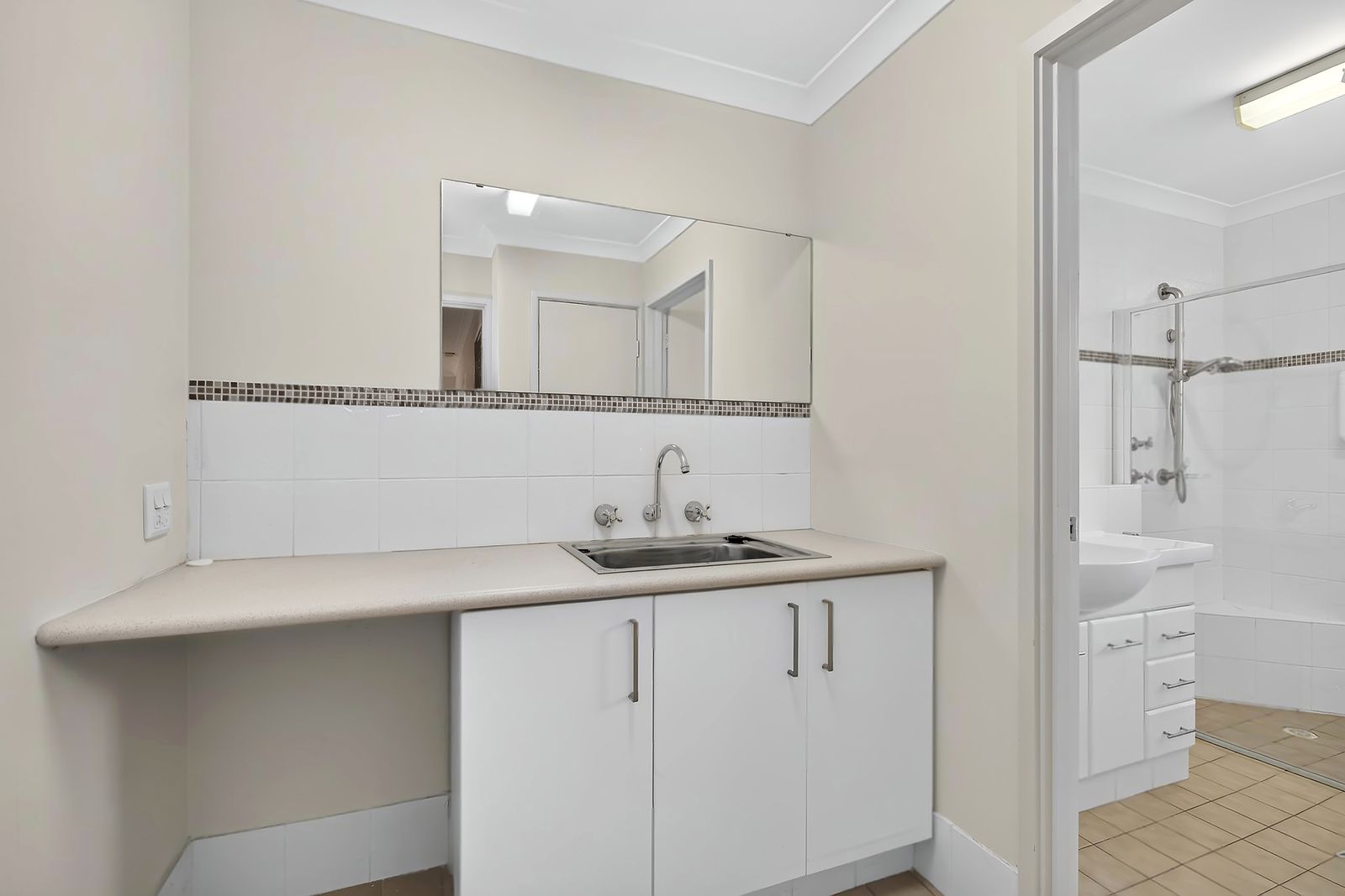 Eastern border gem featuring a modern kitchen and fresh bathroom