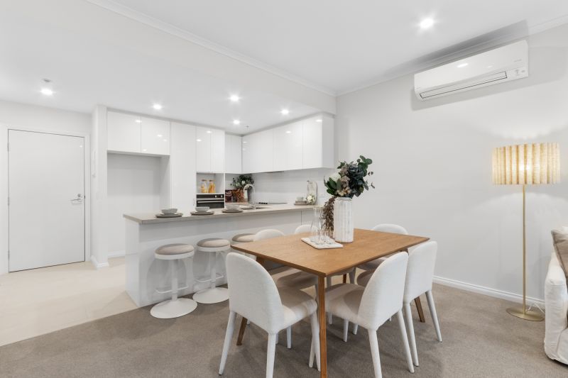 Stylish one-bed ground-floor apartment with outdoor space