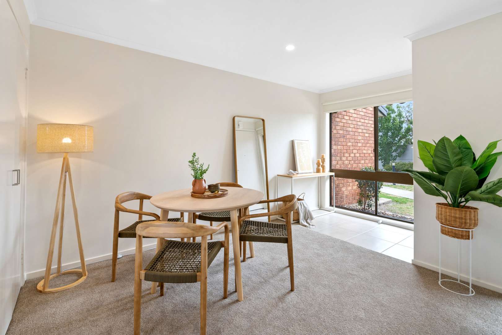 Lovely 1 Bed Unit - Fully Renovated!