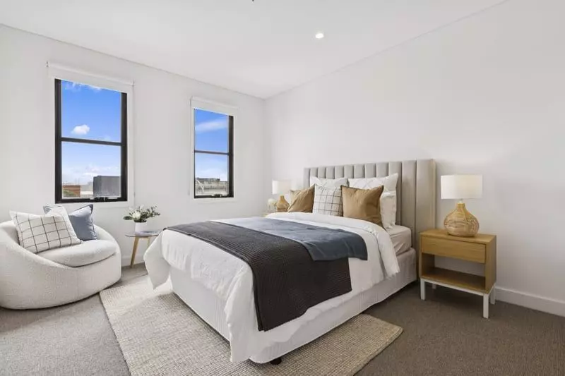 Stylish, Sunlit Malvern Apartment