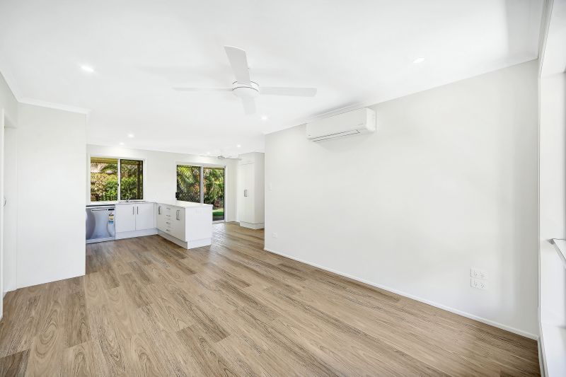 Garden views and coastal breeze!