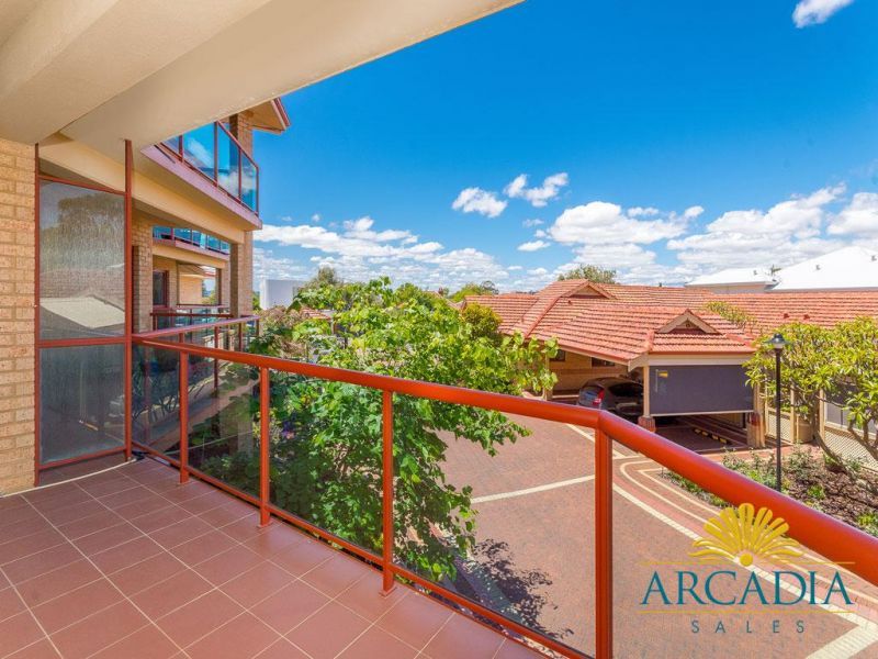 ARCADIA WATERS BICTON - 3 Bedroom, First Floor Stunner...