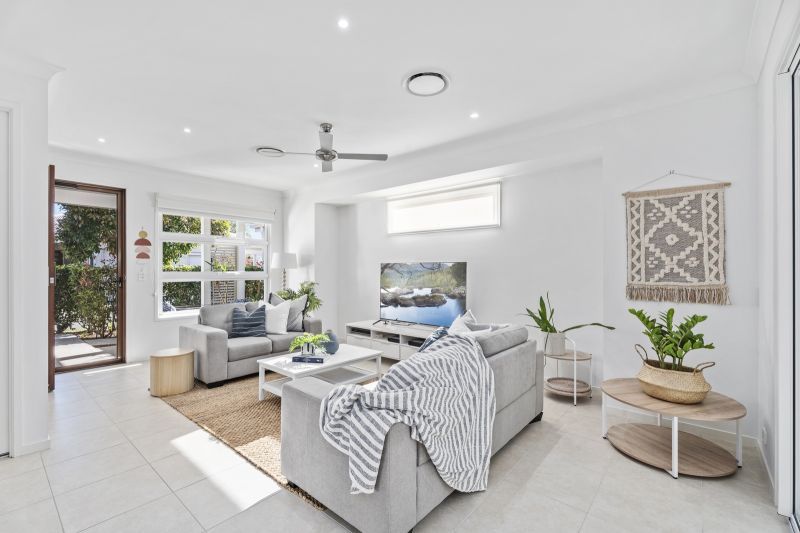 Bright, Spacious Home with Alfresco Living